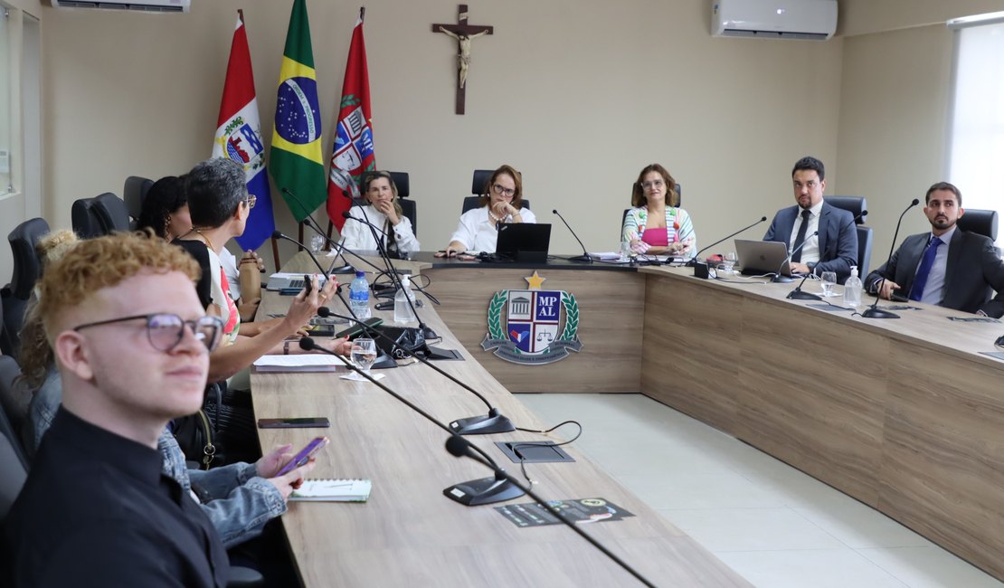 MPAL, MPF e DPE reúnem gestor da Sesau e pessoas com albinismo para buscar efetivação de políticas públicas de garantia da saúde