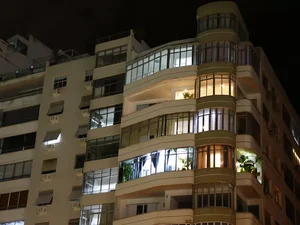 Alimentos caem pelo quarto mês seguido, mas inflação volta a subir em setembro, com salto na conta de luz