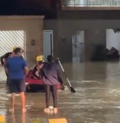 Chuvas causam alagamentos e deixam moradores ilhados no bairro Girador, em Atalaia