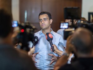 Em coletiva, JHC garante fortalecimento da gestão com reforma administrativa