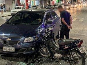 Motorista embriagado avança sinal vermelho, provoca acidente e é preso em Arapiraca