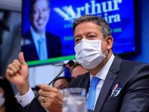 Arthur Lira negocia com oposição e deve anunciar novos apoios