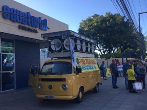 Manifestação  na sede da Equatorial Energia reclama de serviços prestados 