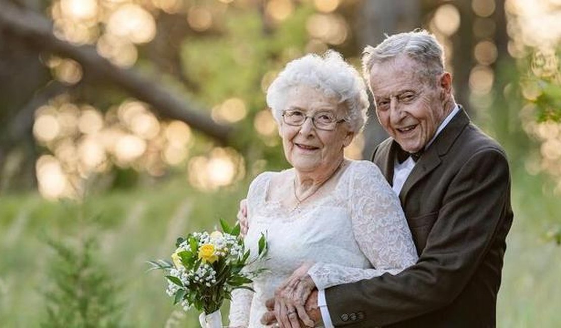 Casal usa mesmos trajes do dia do casamento 60 anos depois