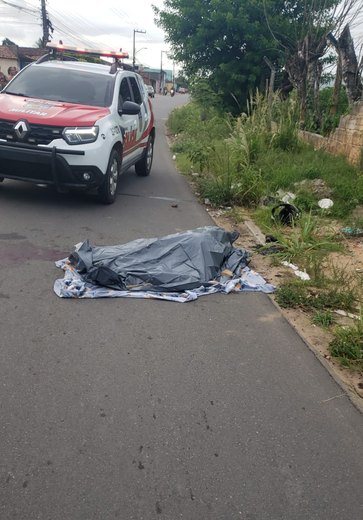 Homem é assassinado a facadas em Arapiraca após discussão no bairro Batingas