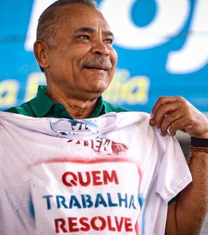 Deputado Tarcizo Freire lança campanha pelas ruas de Arapiraca com apoio da juventude