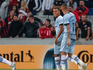 Atlético-PR 2 x 3 Grêmio - gaúchos vencem novamente na Copa do Brasil