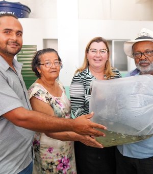 Secretaria de Agricultura de Porto Calvo faz entrega de alevinos aos agricultores