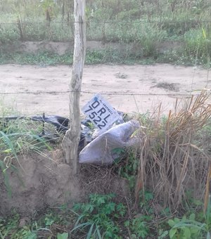 Carcaça de moto é encontrada na zona rural de Arapiraca