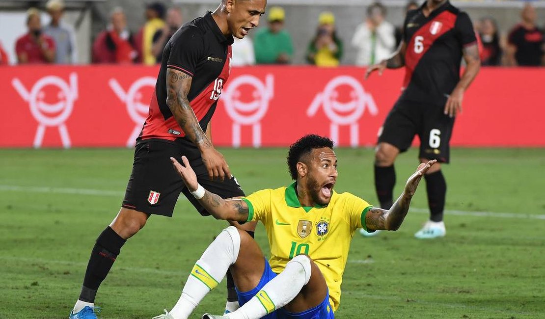 Neymar entra, Vinicius Jr. estreia e Brasil perde para o Peru