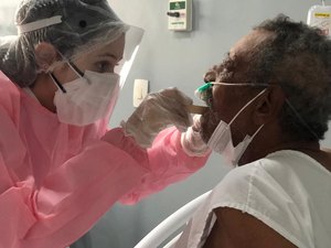 Dentista faz trabalho voluntário em Hospital de Campanha