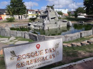 [Vídeo] Bueiro a céu aberto causa transtornos na região do Bosque das Arapiracas