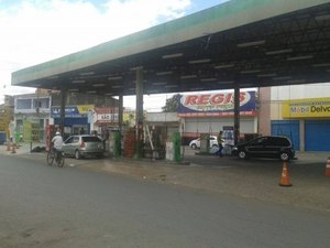 Dois postos de combustíveis são assaltados durante um intervalo de cinco minutos