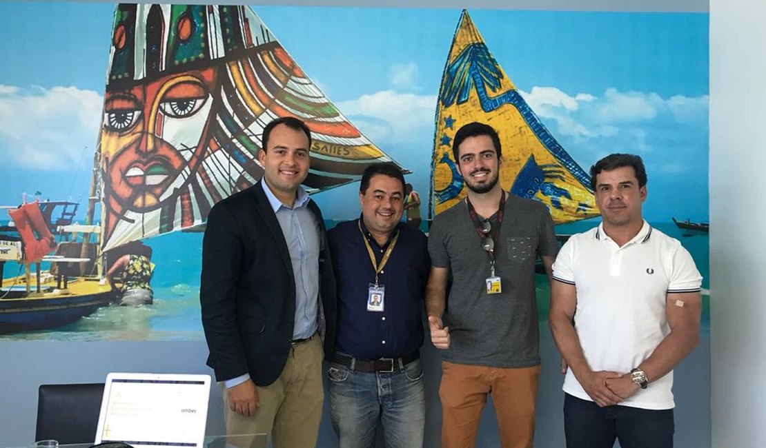Maceió recebe telão para transmitir jogos do Brasil
