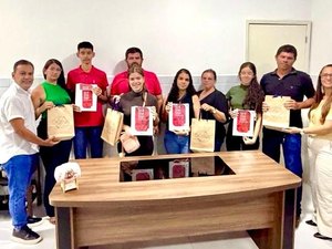 Curso de Inglês amplia horizontes e prepara estudantes de São Sebastião para experiências internacionais