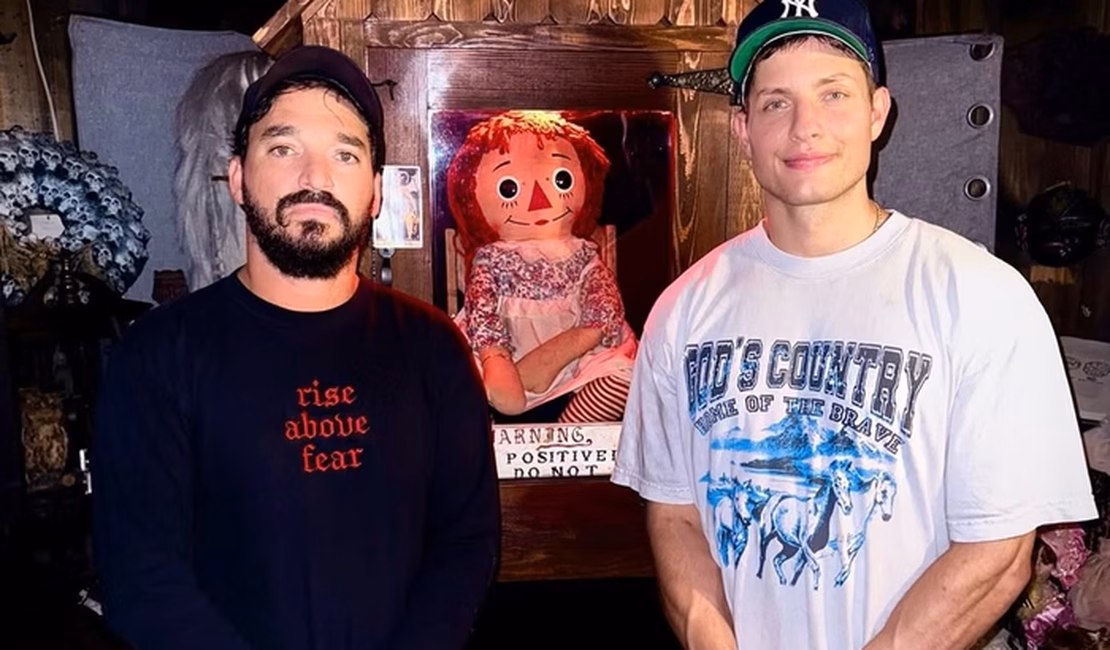 Conheça os novos donos da casa da boneca Annabelle, nos Estados Unidos
