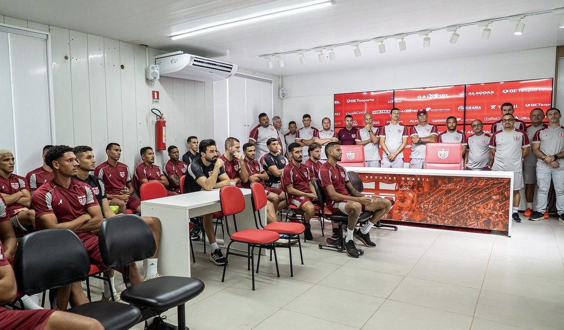 CRB reapresenta elenco e dá largada na pré-temporada 2026