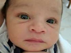 Bebê declarado morto por hospital é encontrado chorando por agente funerário