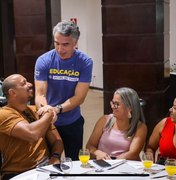 Rafael Brito homenageia professores e destaca avanços na valorização da educação