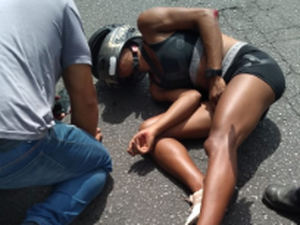 [Vídeo] Acidente em Arapiraca deixa uma motociclista ferida