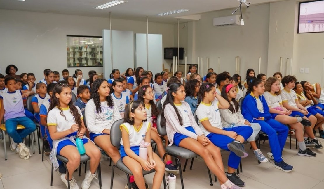 Projeto leva arte e cultura a mais de 2.200 mil estudantes de Maceió