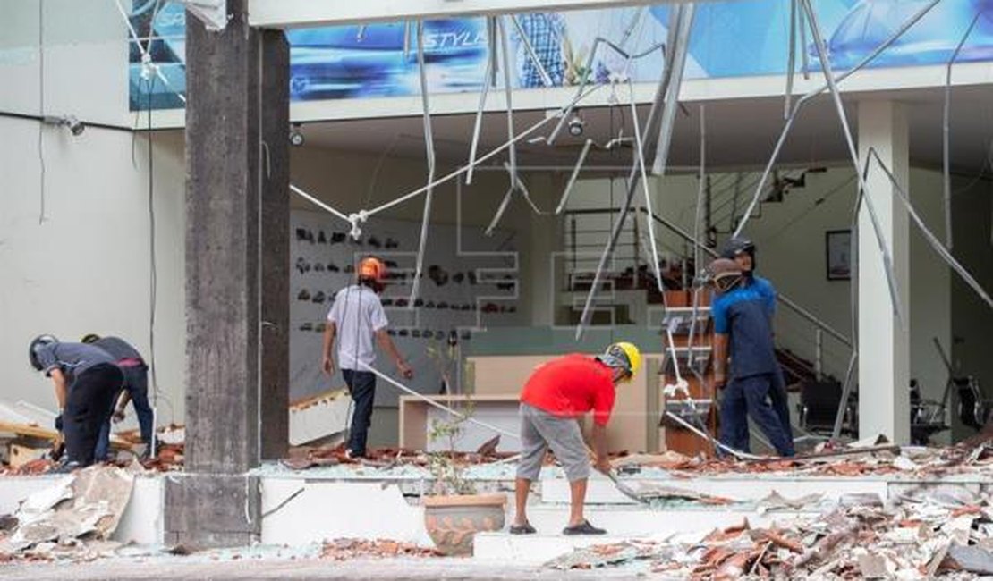 Sobe para 436 o número de mortos por terremoto na ilha de Lombok na Indonésia