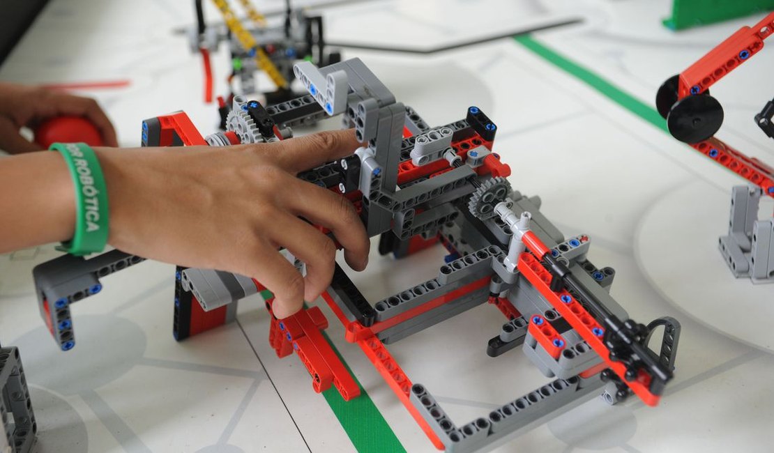 Estudantes alagoanos representam o Brasil em torneio internacional de robótica