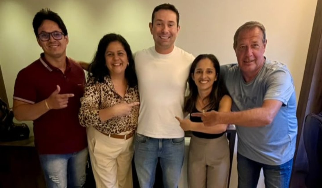 Lucas Barbosa assume compromisso com famílias atípicas em Arapiraca