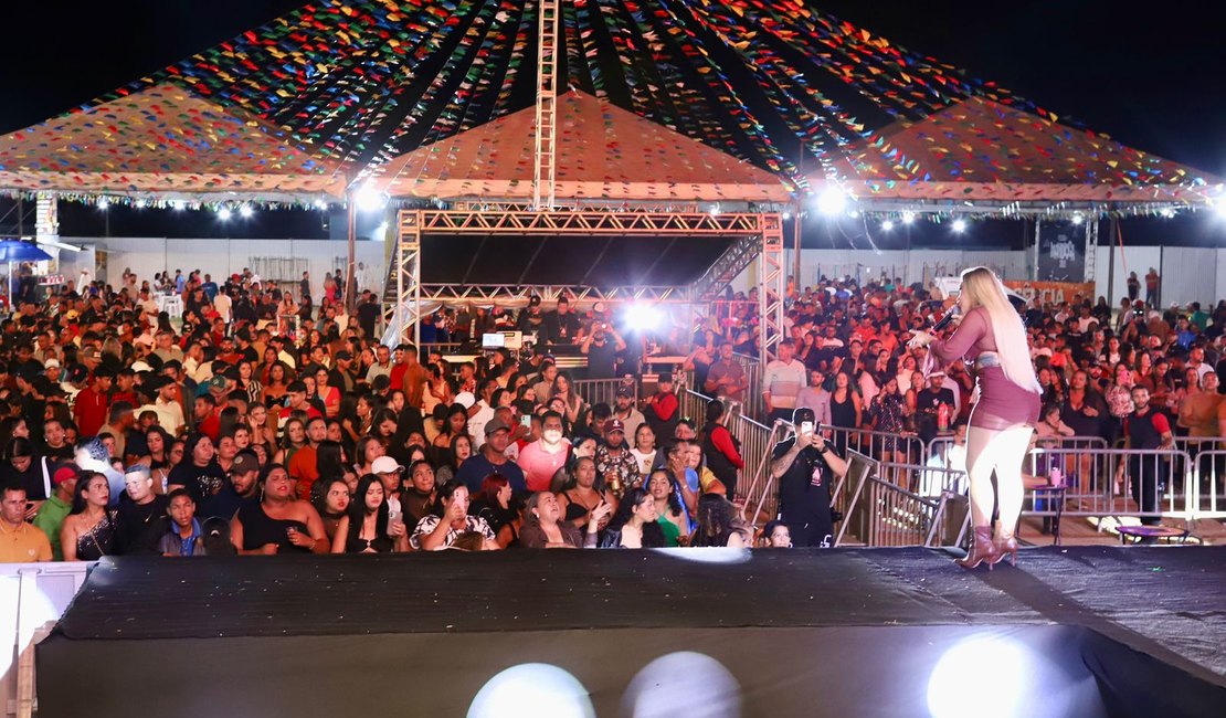 Festival da Mandioca tem início com shows, tradição e recorde de público em Lagoa da Canoa