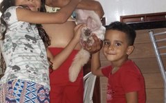 Família encontra cachorro perdido em Arapiraca e procura por dono