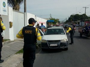 SMTT orienta sobre perigos do transporte clandestino