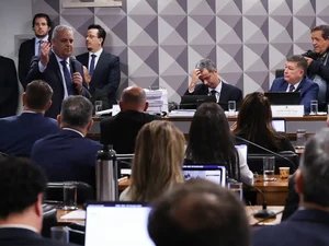 CPMI do INSS é encerrada sem relatório após rejeição de parecer