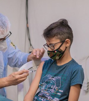 Vacinação contra a covid-19 chega às escolas particulares da capital