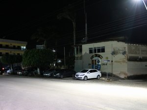 Jovem e adolescente são detidos acusados de roubo em Maragogi