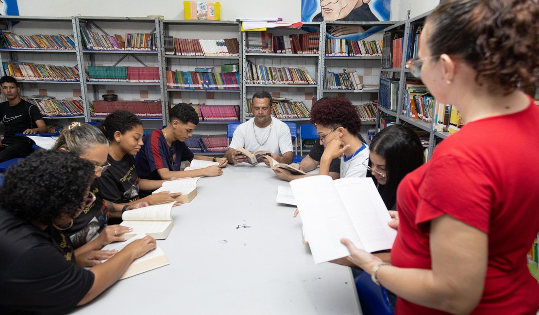 Estado abre mais de 600 novas vagas para Educação de Jovens e Adultos