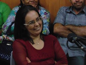 Vereadora e presidente do Sinteal fazem denúncias contra prefeitura de Limoeiro