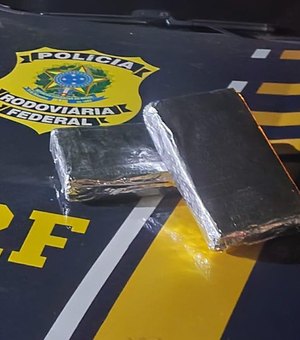 Grávida de oito meses é detida com 2kg de cocaína viajando para Maceió