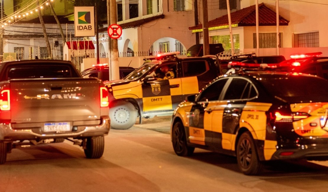 DMTT faz batedor para levar mulher em trabalho de parto a maternidade em Maceió
