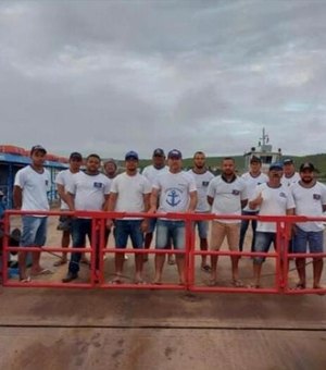 Funcionários de balsas que fazem travessia no Rio São Francisco entram em greve
