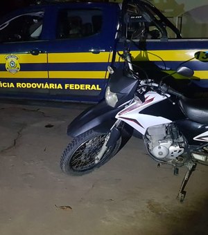 Motocicleta com chassi adulterado é apreendida pela PRF em Palmeira dos Índios