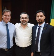 Ministro Weintraub garante à bancada que vai concluir obras de creches em Alagoas