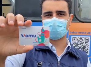 JHC anuncia novo cartão de ônibus e população poderá pagar passagem com o celular