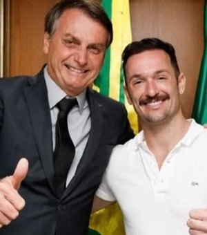 Diego Hypólito surge sorridente com Bolsonaro e internautas não o perdoam
