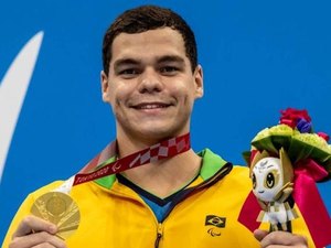 Brasil conquista o primeiro ouro com direito a recorde