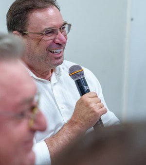 Prefeito Luciano Barbosa assina ordem de serviço para o início das obras de pavimentação asfáltica