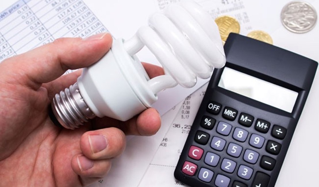 Em 5 anos de cobrança extra na conta de luz, consumidores pagaram R$ 35,42 bilhões em tarifas 
