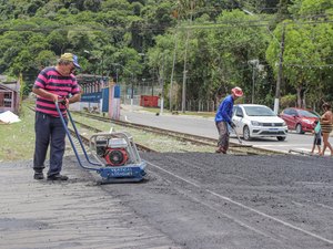 Prefeitura de Maceió faz recapeamento asfáltico nos pontos dos trilhos do VLT