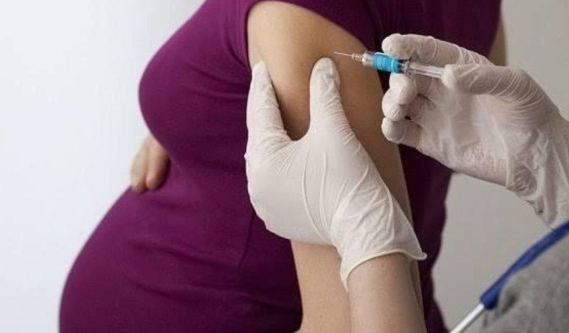 Maceió inicia vacinação contra Vírus Sincicial Respiratório para gestantes