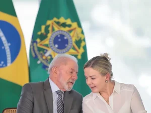 Lula ainda analisa nomes para substituir Gleisi Hoffmann na SRI
