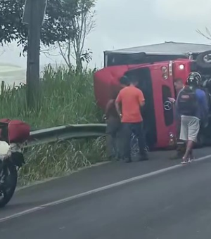 [Vídeo] Acidente com carro de prefeitura, caminhão e moto deixa feridos na BR-316, em AL